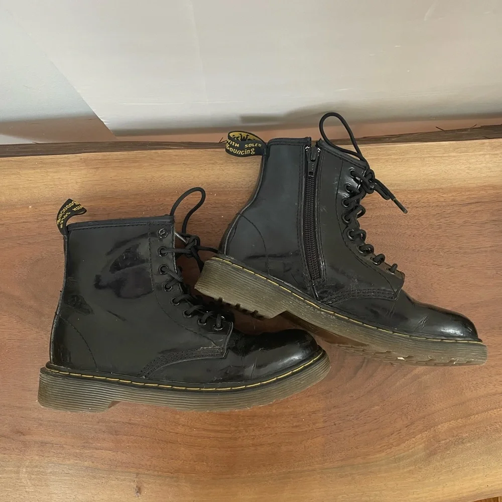 Dr. Martens Kid's Collection 1460 Junior Delaney Black Boot SIZE US 2